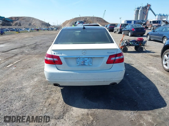 2012 Mercedes-Benz E-Class E 350 Luxury with VIN WDDHF8JB4CA651569, listed as a IAAI auction lot 41769849 with 150,074 mi miles. Bid and sale history available at carsss.com. Image 16.
