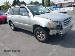 2002 Toyota Highlander z VIN JTEGD21AX20028215, wystawiony jako IAAI lot #42024885 z przebiegiem 204 544 mil mil oraz . Historia ofert i sprzedaży dostępna na DreamBid. Obrazek 1.