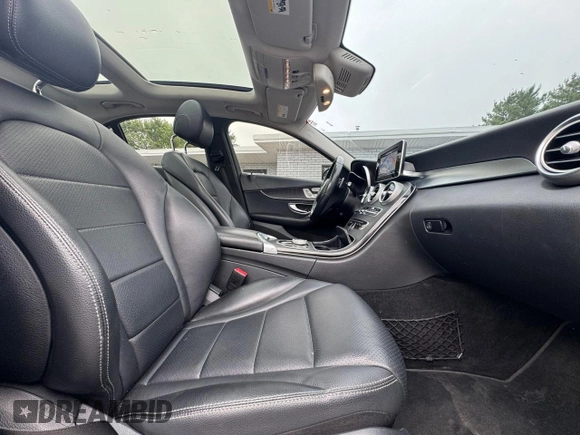 2017 Mercedes-Benz C 300 with VIN 55SWF4KB1HU189364, listed as a Copart auction lot 60695485 with 69,046 mi miles and Clean title. Bid and sale history available at DreamBid. Image 5.