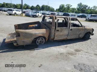 2002 GMC Sonoma SLS with VIN 1GTDT13W92K140585, listed as a Copart auction lot 68812404 with Not Provided miles and Non Repairable. Bid and sale history available at carsss.com. Image 3.