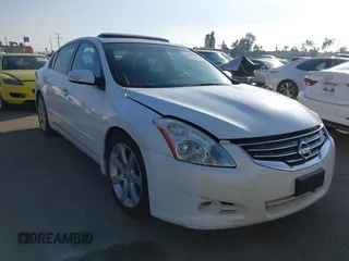 2010 Nissan Altima 3.5 SR with VIN 1N4BL2AP6AC149624, listed as a IAAI auction lot 40608098 with 231,101 mi miles. Bid and sale history available at carsss.com. Image 1.