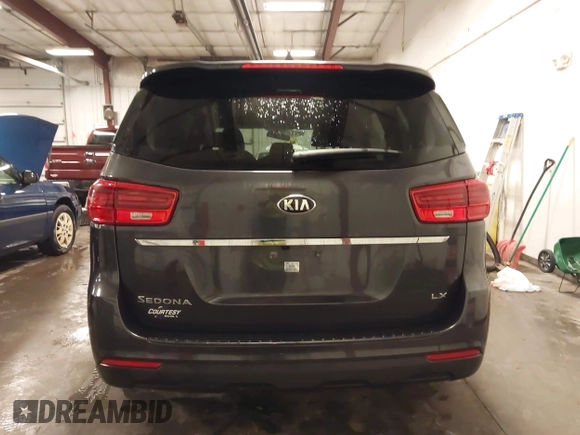 2020 Kia Sedona LX with VIN KNDMB5C17L6581477, listed as a IAAI auction lot 41705127 with 40,979 mi miles. Bid and sale history available at carsss.com. Image 17.
