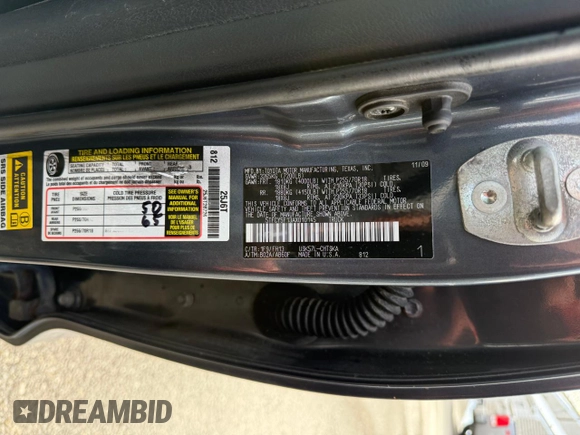 2010 Toyota Tundra z VIN 5TFCY5F13AX010145, wystawiony jako Copart lot #43479265 z przebiegiem 226 117 mil mil oraz Czysty tytuł • Clean title. Historia ofert i sprzedaży dostępna na DreamBid. Obrazek 10.