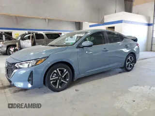 2025 Nissan Sentra SV z VIN 3N1AB8CV3SY259436, wystawiony jako Copart lot #55051825 z przebiegiem 1 923 mil mil oraz Szkoda całkowita • Salvage title. Historia ofert i sprzedaży dostępna na DreamBid. Obrazek 1.