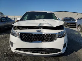 2017 Kia Sedona LX with VIN KNDMB5C1XH6335661, listed as a Copart auction lot 51413225 with 133,903 mi miles and Salvage Title. Bid and sale history available at DreamBid. Image 5.