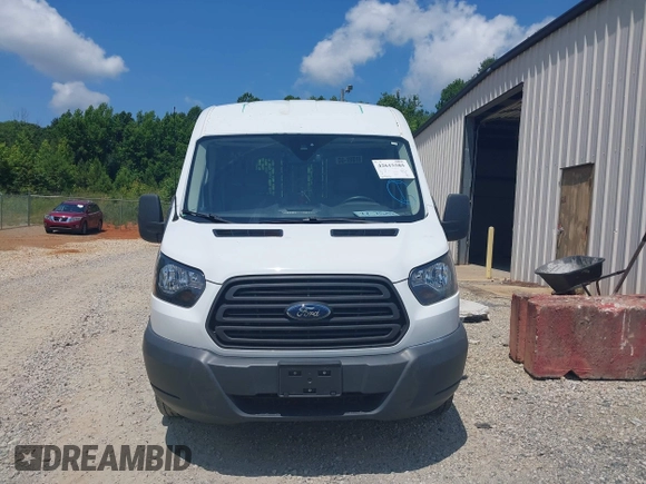 2018 Ford Transit с VIN 1FTYE1CM6JKB42254, выставлен на аукционе IAAI как лот 42615585 с пробегом 109 806 миль миль и . История ставок и продаж доступна на DreamBid. Изображение 12.