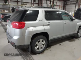 2015 GMC Terrain SLE z VIN 2GKFLWE31F6323727, wystawiony jako IAAI lot #42025066 z przebiegiem 159 681 mil mil oraz . Historia ofert i sprzedaży dostępna na DreamBid. Obrazek 4.