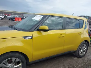 2015 Kia Soul + with VIN KNDJP3A52F7186605, listed as a IAAI auction lot 41711620 with 68,205 mi miles. Bid and sale history available at carsss.com. Image 14.