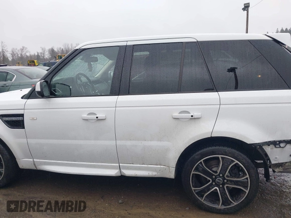 2013 Land Rover Range Rover Sport HSE z VIN SALSF2D40DA761703, wystawiony jako IAAI lot #41834430 z przebiegiem 97 858 mil mil oraz . Historia ofert i sprzedaży dostępna na DreamBid. Obrazek 14.