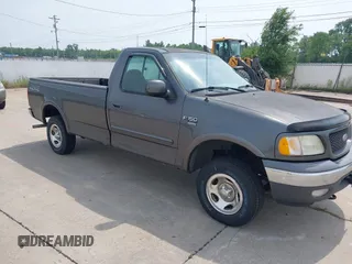 2003 Ford F-150 XL z VIN 1FTRF18L53NB39946, wystawiony jako IAAI lot #42416342 z przebiegiem 281 541 mil mil oraz . Historia ofert i sprzedaży dostępna na DreamBid. Obrazek 1.