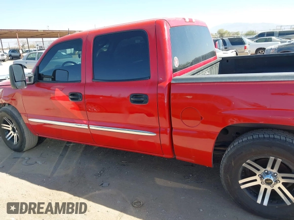 2005 GMC Sierra 1500 SLE z VIN 2GTEC13T951199456, wystawiony jako IAAI lot #41713285 z przebiegiem 219 386 mil mil oraz . Historia ofert i sprzedaży dostępna na DreamBid. Obrazek 14.