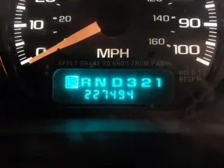1999 Chevrolet Silverado 1500 LT with VIN 2GCEK19T8X1163660, listed as a IAAI auction lot 41758994 with 227,494 mi miles. Bid and sale history available at carsss.com. Image 7.