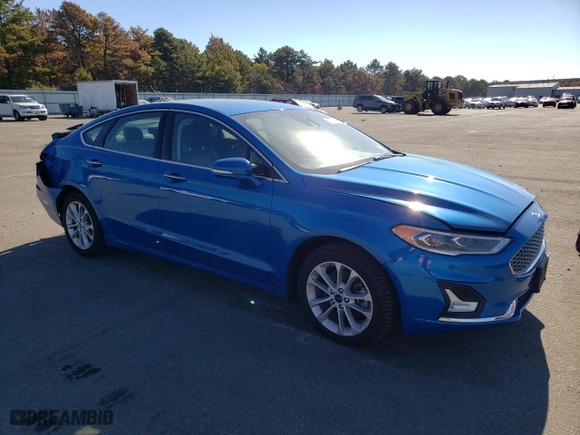 2020 Ford Fusion Plug-In Hybrid Titanium with VIN 3FA6P0SUXLR132084, listed as a Copart auction lot 73482193 with NaN miles. Bid and sale history available at carsss.com. Image 4.