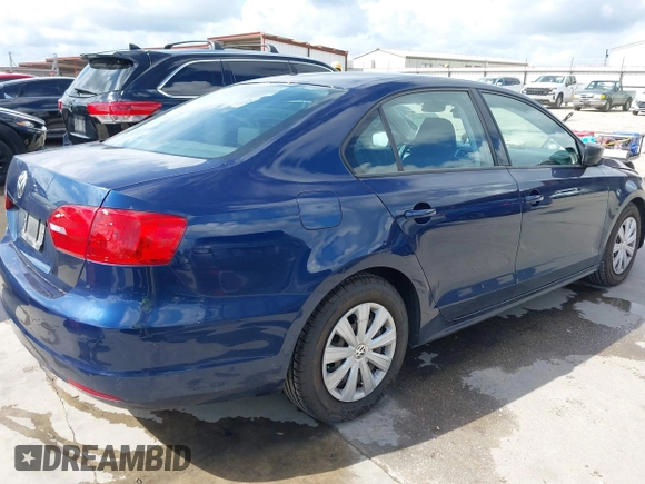 2014 Volkswagen Jetta S with VIN 3VW2K7AJ2EM405085, listed as a IAAI auction lot 42587833 with 138,731 mi miles and . Bid and sale history available at DreamBid. Image 4.