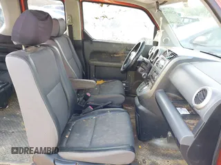 2003 Honda Element EX z VIN 5J6YH18573L021877, wystawiony jako IAAI lot #42306952 z przebiegiem 191 367 mil mil oraz . Historia ofert i sprzedaży dostępna na DreamBid. Obrazek 5.