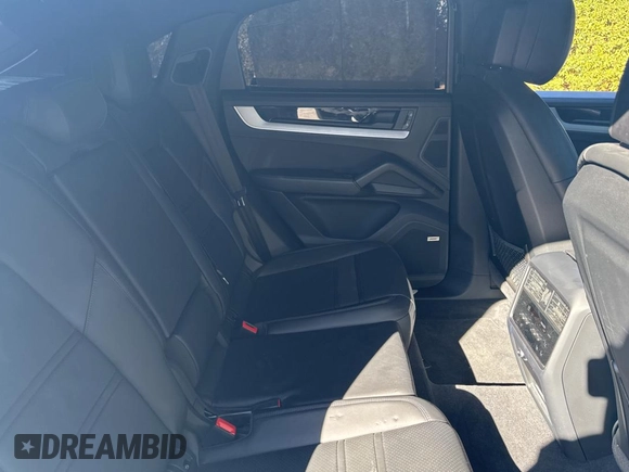 2024 Porsche Cayenne S z VIN WP1BL2AY8RDA60547, wystawiony jako Copart lot #87288544 z przebiegiem 1 442 mil mil oraz Czysty tytuł • Clean title. Historia ofert i sprzedaży dostępna na DreamBid. Obrazek 6.