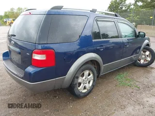2005 Ford Freestyle SEL z VIN 1FMDK02135GA06970, wystawiony jako IAAI lot #42354133 z przebiegiem 264 232 mil mil oraz . Historia ofert i sprzedaży dostępna na DreamBid. Obrazek 4.