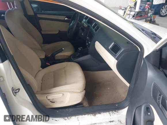 2012 Volkswagen Jetta SE z VIN 3VWDX7AJ8CM455044, wystawiony jako IAAI lot #42795622 z przebiegiem 187 105 mil mil oraz . Historia ofert i sprzedaży dostępna na DreamBid. Obrazek 5.