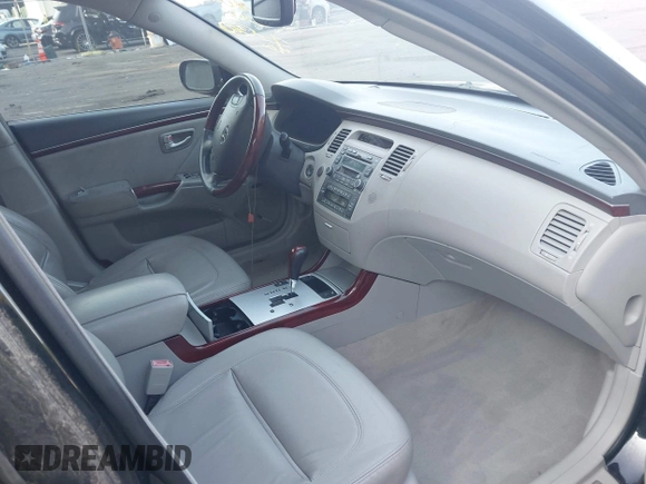 2006 Hyundai Azera SE with VIN KMHFC46F96A118471, listed as a IAAI auction lot 40162578 with 125,070 mi miles and . Bid and sale history available at DreamBid. Image 5.