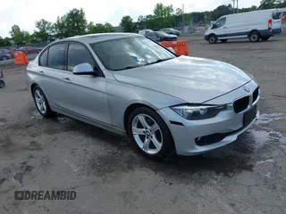 2013 BMW 3 Series 328i z VIN WBA3A5G59DNP21139, wystawiony jako IAAI lot #42191997 z przebiegiem 177 698 mil mil oraz . Historia ofert i sprzedaży dostępna na DreamBid. Obrazek 1.