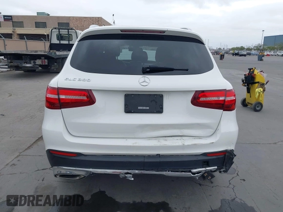 2019 Mercedes-Benz GLC 300 with VIN WDC0G4JB1KV136690, listed as a IAAI auction lot 42121407 with 42,542 mi miles and . Bid and sale history available at DreamBid. Image 16.