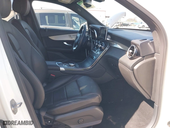 2019 Mercedes-Benz GLC with VIN WDC0G4JB0KV172130, listed as a IAAI auction lot 42094565 with 40,013 mi miles. Bid and sale history available at carsss.com. Image 5.