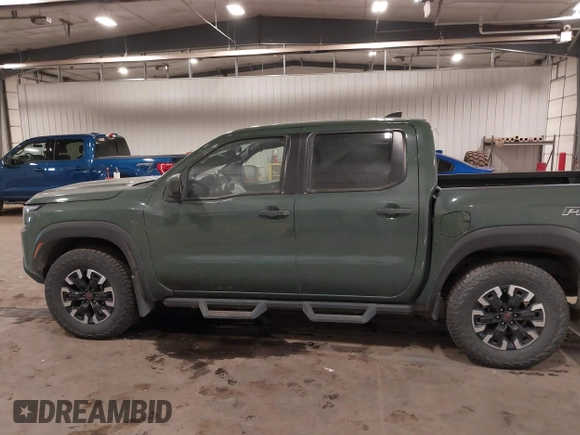 2023 Nissan Frontier SV z VIN 1N6ED1EK7PN629808, wystawiony jako IAAI lot #41066366 z przebiegiem 25 507 mil mil oraz . Historia ofert i sprzedaży dostępna na DreamBid. Obrazek 14.