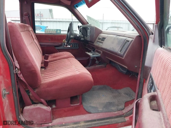 1994 Chevrolet C/K 1500 with VIN 1GCEK14K8RE108027, listed as a IAAI auction lot 41837797 with 293,964 mi miles. Bid and sale history available at carsss.com. Image 5.