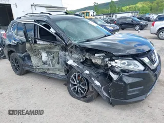 2017 Nissan Rogue SV z VIN 5N1AT2MV8HC814058, wystawiony jako IAAI lot #42200550 z przebiegiem 118 175 mil mil oraz . Historia ofert i sprzedaży dostępna na DreamBid. Obrazek 6.