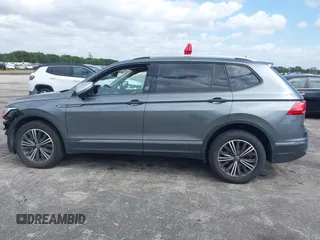 2024 Volkswagen Tiguan Wolfsburg Edition z VIN 3VV6B7AX3RM228613, wystawiony jako IAAI lot #41904996 z przebiegiem 3 129 mil mil oraz . Historia ofert i sprzedaży dostępna na DreamBid. Obrazek 15.
