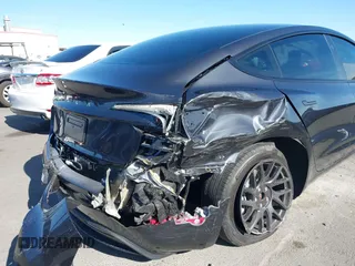 2024 Tesla Model 3 z VIN 5YJ3E1EA7RF736647, wystawiony jako IAAI lot #41372410 z przebiegiem 12 889 mil mil oraz . Historia ofert i sprzedaży dostępna na DreamBid. Obrazek 6.