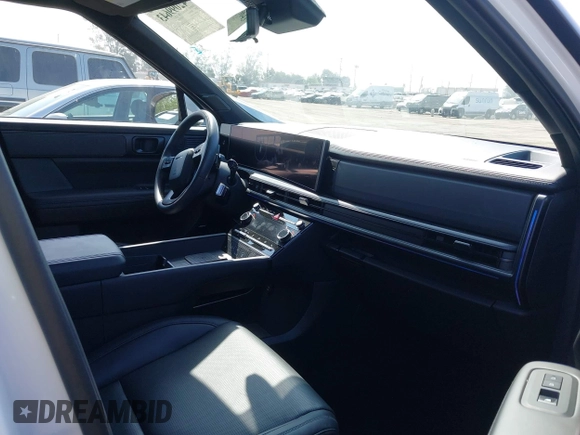 2024 Hyundai Santa Fe Calligraphy with VIN 5NMP54GL6RH037350, listed as a IAAI auction lot 42099643 with 8,326 mi miles and . Bid and sale history available at DreamBid. Image 5.