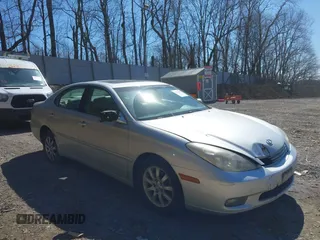 2002 Lexus ES 300 with VIN JTHBF30GX20085100, listed as a IAAI auction lot 41908997 with 168,675 mi miles. Bid and sale history available at carsss.com. Image 1.