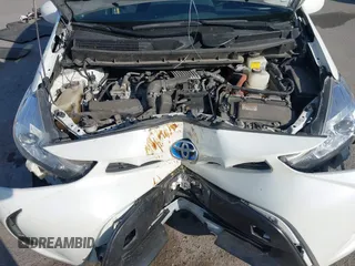 2017 Toyota Prius v Two with VIN JTDZN3EU9HJ066736, listed as a IAAI auction lot 42025100 with 89,082 mi miles. Bid and sale history available at carsss.com. Image 10.