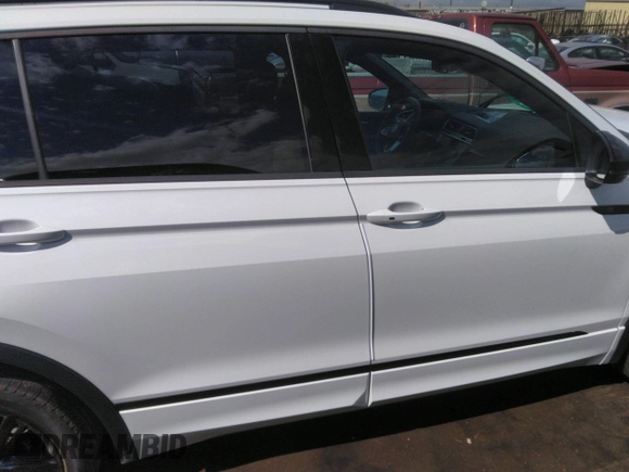 2022 Volkswagen Tiguan SE R-Line Black z VIN 3VVCB7AX0NM029502, wystawiony jako IAAI lot #40141730 z przebiegiem 41 362 mil mil oraz . Historia ofert i sprzedaży dostępna na DreamBid. Obrazek 13.
