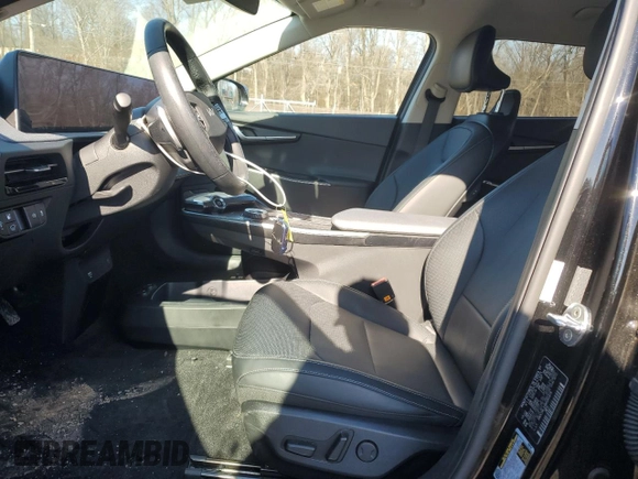2022 Kia EV6 Wind z VIN KNDC34LAXN5065979, wystawiony jako Copart lot #46663755 z przebiegiem 19 077 mil mil oraz Szkoda całkowita • Salvage title. Historia ofert i sprzedaży dostępna na DreamBid. Obrazek 7.