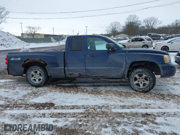 2006 Dodge Dakota SLT with VIN 1D7HW42N36S589968, listed as a IAAI auction lot 41623888 with 174,464 mi miles and . Bid and sale history available at carsss.com. Image 13.