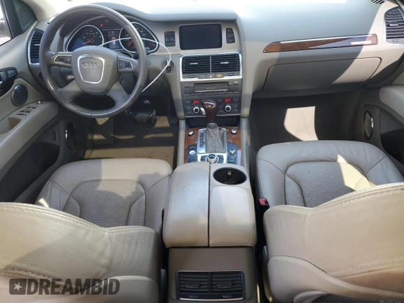 2010 Audi Q7 z VIN WA1DVAFE3AD008027, wystawiony jako Copart lot #59165825 z przebiegiem 158 040 mil mil oraz Czysty tytuł • Clean title. Historia ofert i sprzedaży dostępna na DreamBid. Obrazek 8.