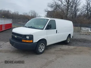 2009 Chevrolet Express Cargo z VIN 1GCFG15XX91111051, wystawiony jako IAAI lot #41826049 z przebiegiem 153 214 mil mil oraz . Historia ofert i sprzedaży dostępna na DreamBid. Obrazek 2.