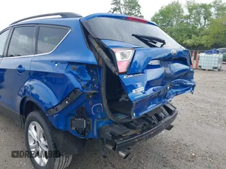 2017 Ford Escape SE с VIN 1FMCU9GD9HUB87656, выставлен на аукционе IAAI как лот 42233585 с пробегом 116 558 миль миль и . История ставок и продаж доступна на DreamBid. Изображение 6.