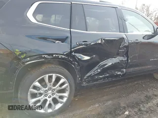 2024 GMC Acadia AWD Denali z VIN 1GKENRKS8RJ170659, wystawiony jako IAAI lot #41617698 z przebiegiem 14 137 mil mil oraz . Historia ofert i sprzedaży dostępna na DreamBid. Obrazek 18.