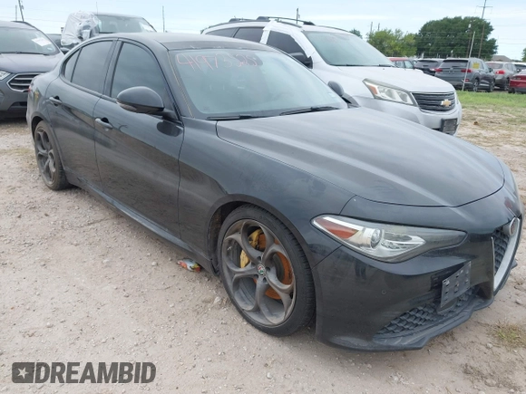 2017 Alfa Romeo Giulia Ti z VIN ZARFAECNXH7556854, wystawiony jako IAAI lot #41973525 z przebiegiem 129 413 mil mil oraz . Historia ofert i sprzedaży dostępna na DreamBid. Obrazek 3.