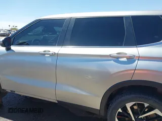 2022 Mitsubishi Outlander ES z VIN JA4J3TA81NZ015802, wystawiony jako IAAI lot #42278112 z przebiegiem Nie podano mil oraz . Historia ofert i sprzedaży dostępna na DreamBid. Obrazek 13.