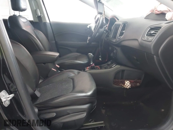 2020 Jeep Compass Trailhawk with VIN 3C4NJDDB3LT170463, listed as a IAAI auction lot 42446080 with 83,336 mi miles and . Bid and sale history available at DreamBid. Image 5.