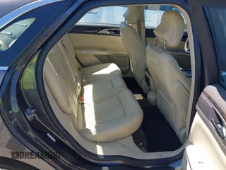 2015 Lincoln MKZ z VIN 3LN6L2G93FR607192, wystawiony jako IAAI lot #42226377 z przebiegiem 74 018 mil mil oraz . Historia ofert i sprzedaży dostępna na DreamBid. Obrazek 8.