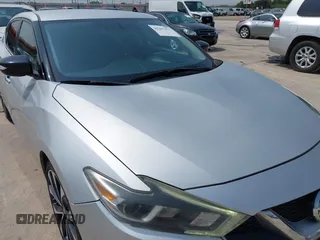 2017 Nissan Maxima SR z VIN 1N4AA6AP9HC397126, wystawiony jako IAAI lot #42291477 z przebiegiem 115 201 mil mil oraz . Historia ofert i sprzedaży dostępna na DreamBid. Obrazek 6.
