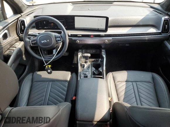 2024 Kia Sorento X-Line SX Prestige z VIN 5XYRKDJF2RG301291, wystawiony jako Copart lot #58552365 z przebiegiem 9 199 mil mil oraz Szkoda całkowita • Salvage title. Historia ofert i sprzedaży dostępna na DreamBid. Obrazek 8.