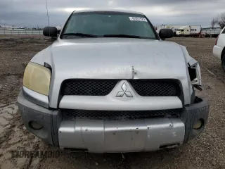 2006 Mitsubishi Raider Duro Cross with VIN 1Z7HC38N76S560403, listed as a Copart auction lot 42801925 with 197,423 mi miles and Salvage Title. Bid and sale history available at carsss.com. Image 5.