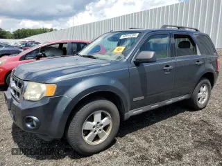 2008 Ford Escape XLT with VIN 1FMCU03Z68KC68512, listed as a Copart auction lot 60614585 with 321,313 mi miles and Salvage title. Bid and sale history available at DreamBid. Image 1.