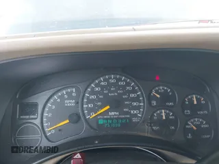 2002 Chevrolet Silverado 1500 LT with VIN 1GCEK19T52E262279, listed as a IAAI auction lot 40711298 with 251,098 mi miles. Bid and sale history available at carsss.com. Image 7.